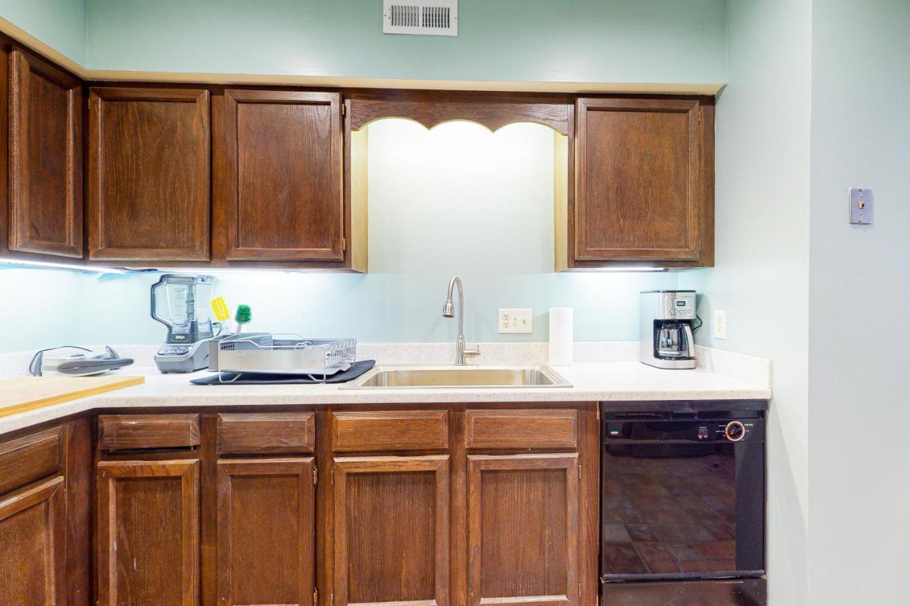 Smoky Mountain Castle Caretaker'S Apartment Сивиървил Екстериор снимка