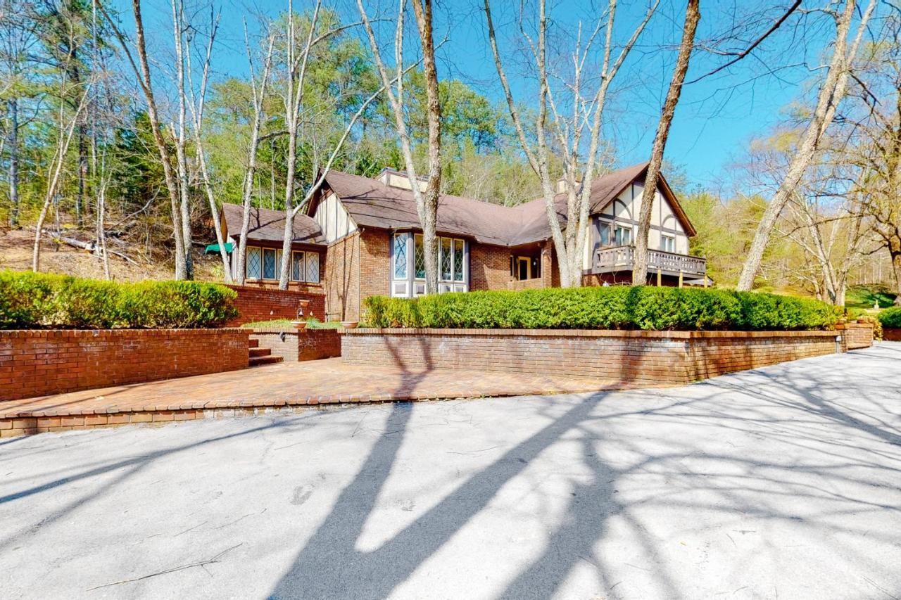 Smoky Mountain Castle Caretaker'S Apartment Сивиървил Екстериор снимка